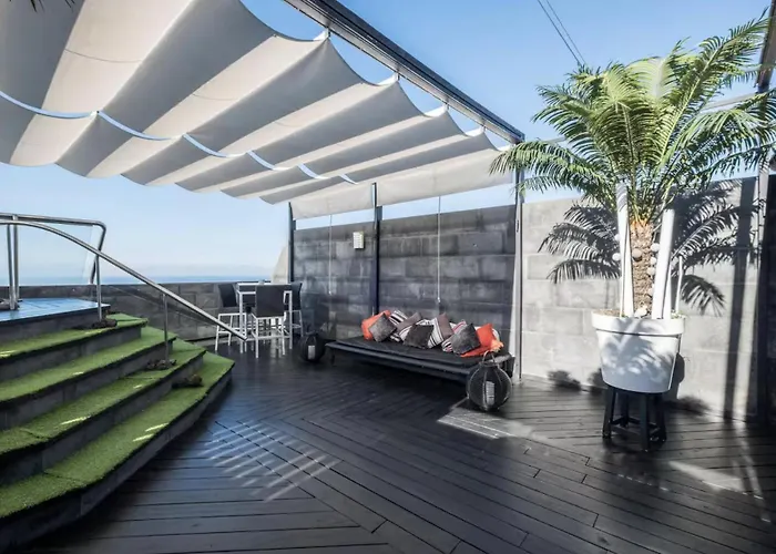 Atico Con Jacuzzi Frente Al Mar De 2 *